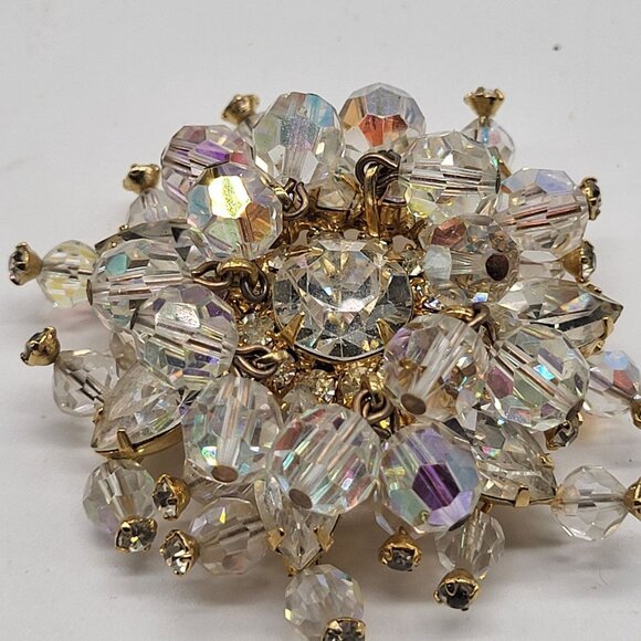 Juliana Jewelry - VTG  JULIANA D & E SPARKLING DANGLING FESTIVE RHINESTONES BROOCH PIN FAIRYCORE